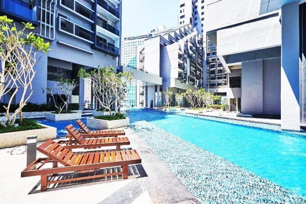 Homestay Shah Rizki At Imperio With Swimming Pool Muslim Friendly Malacca Exterior photo